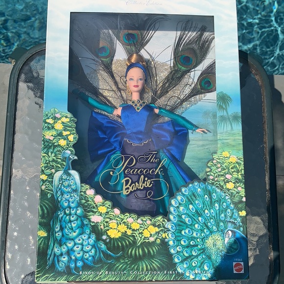 New, Peacock Barbie. Birds of Beauty Collection - Picture 5 of 11